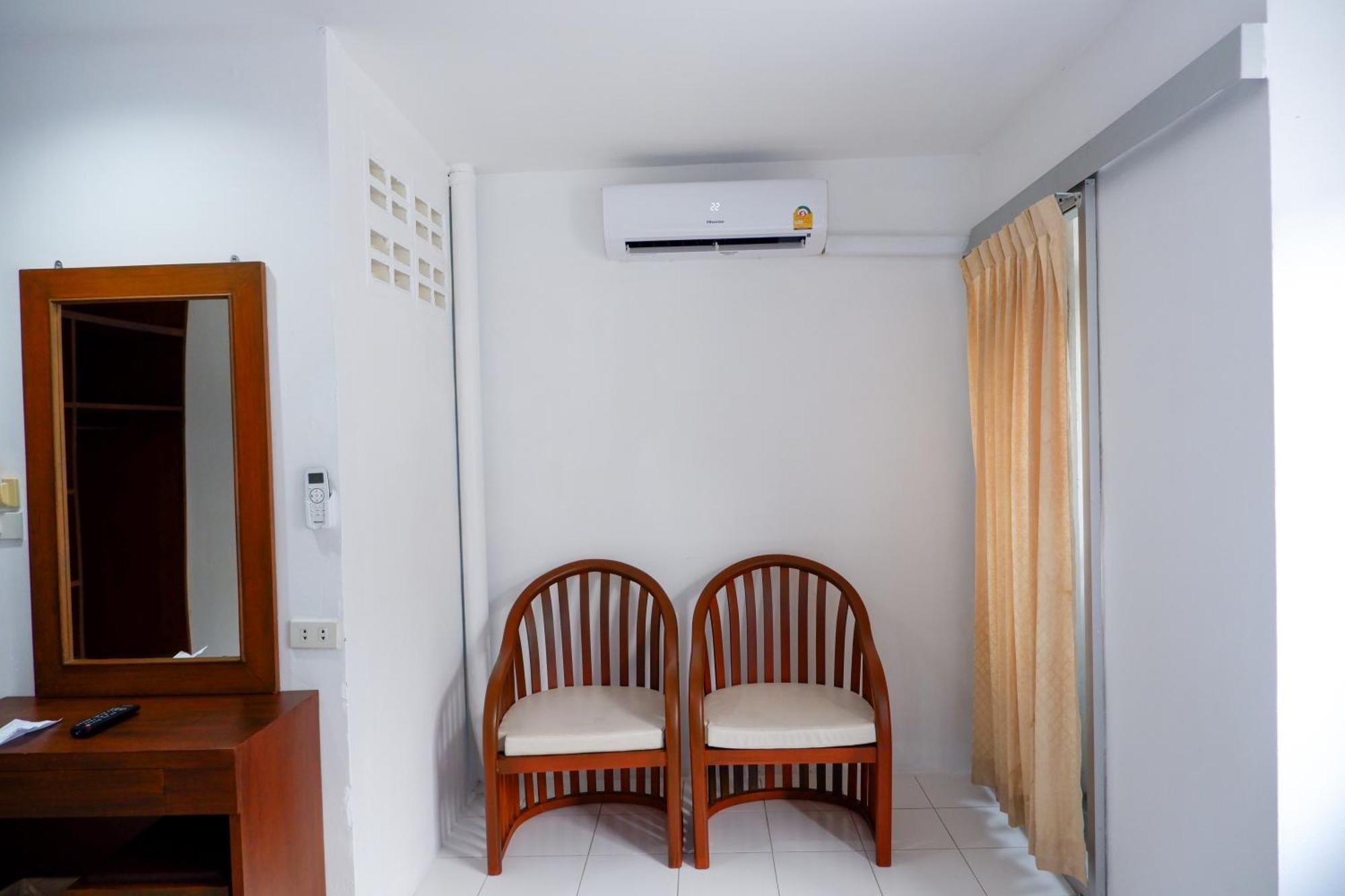 18 Coins Budget Hotel Pattaya Pokoj fotografie