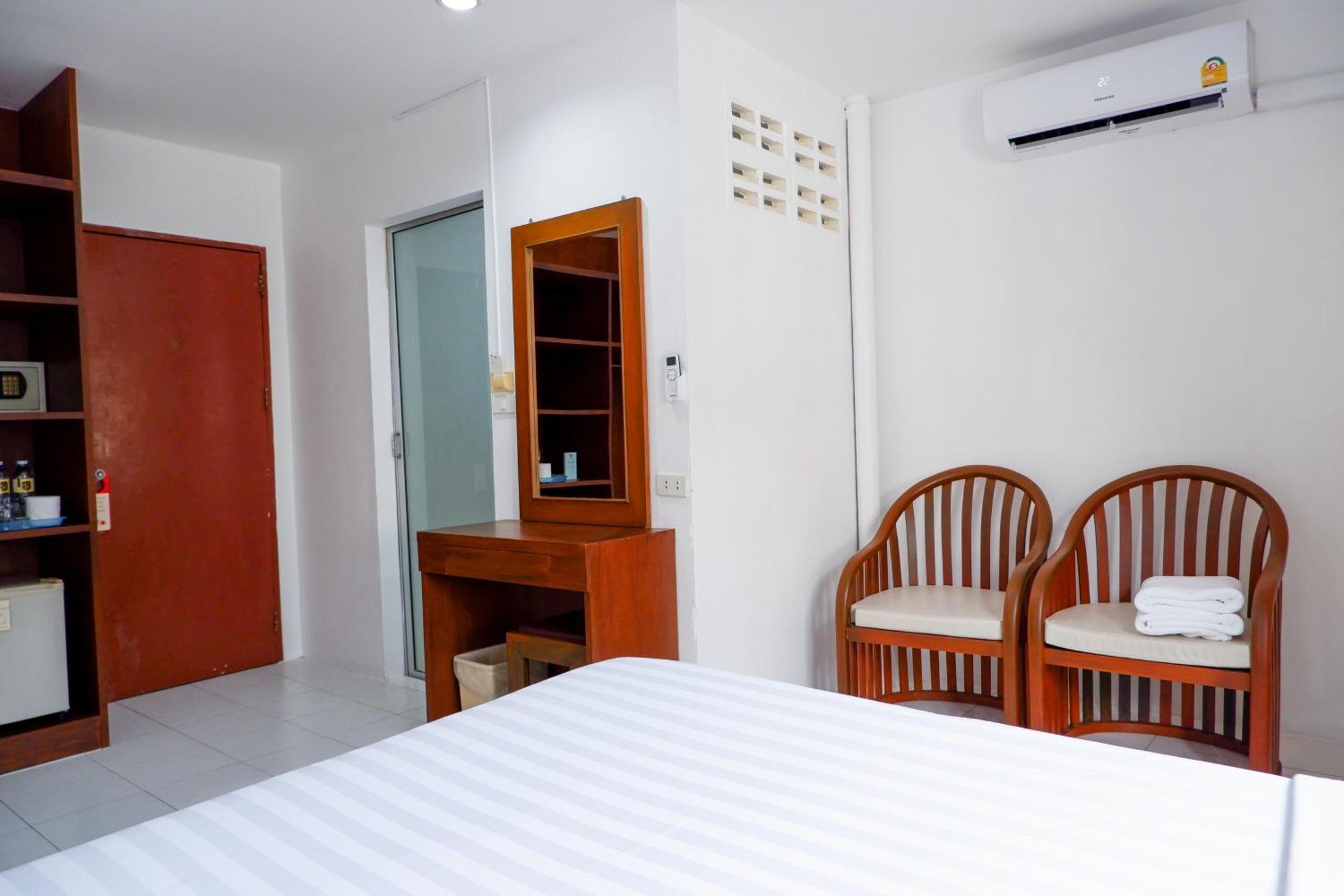 18 Coins Budget Hotel Pattaya Pokoj fotografie