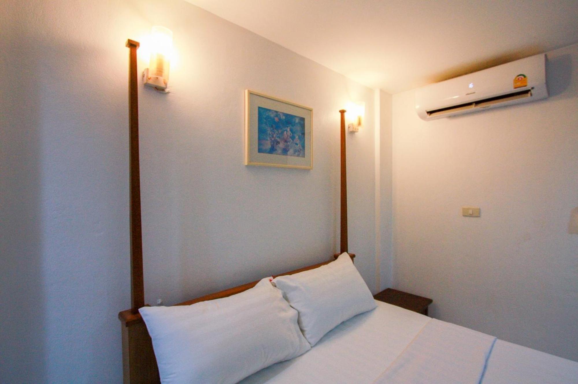 18 Coins Budget Hotel Pattaya Pokoj fotografie
