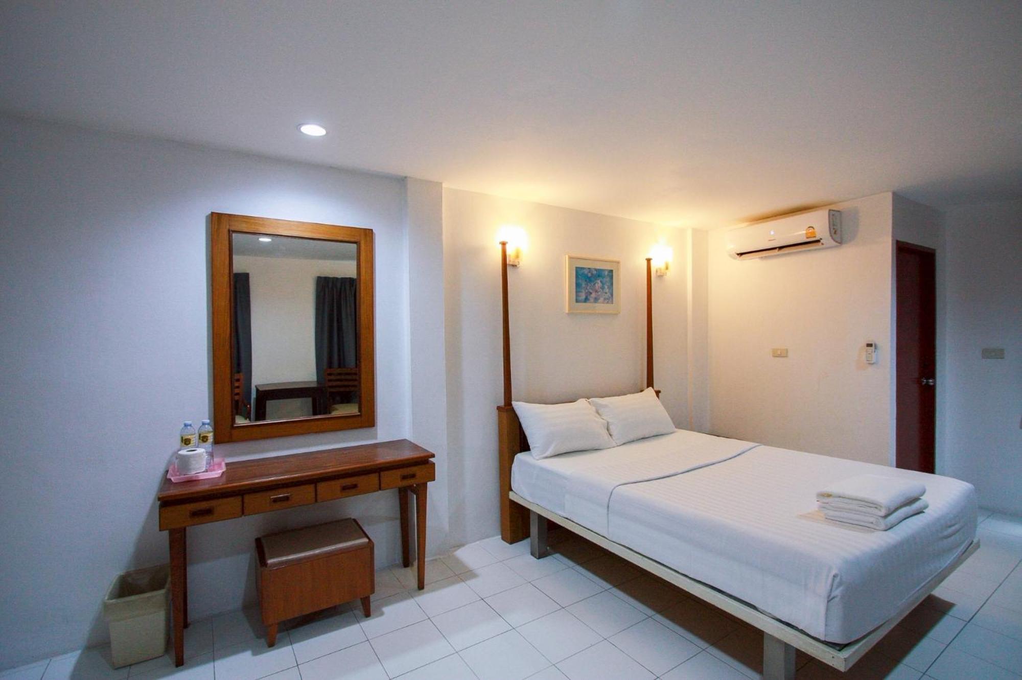 18 Coins Budget Hotel Pattaya Pokoj fotografie