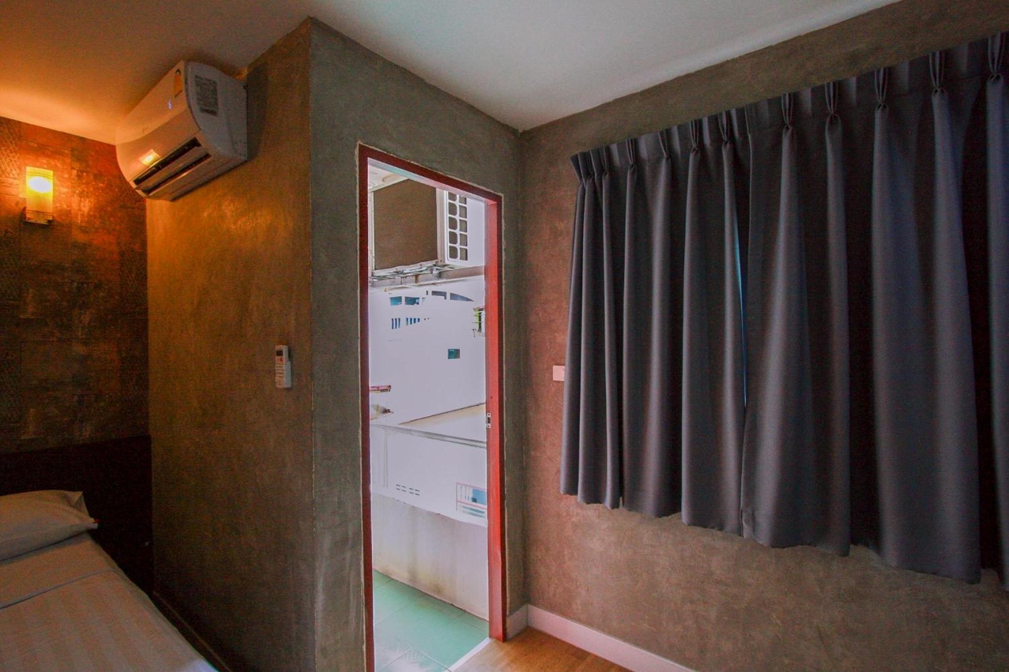 18 Coins Budget Hotel Pattaya Pokoj fotografie